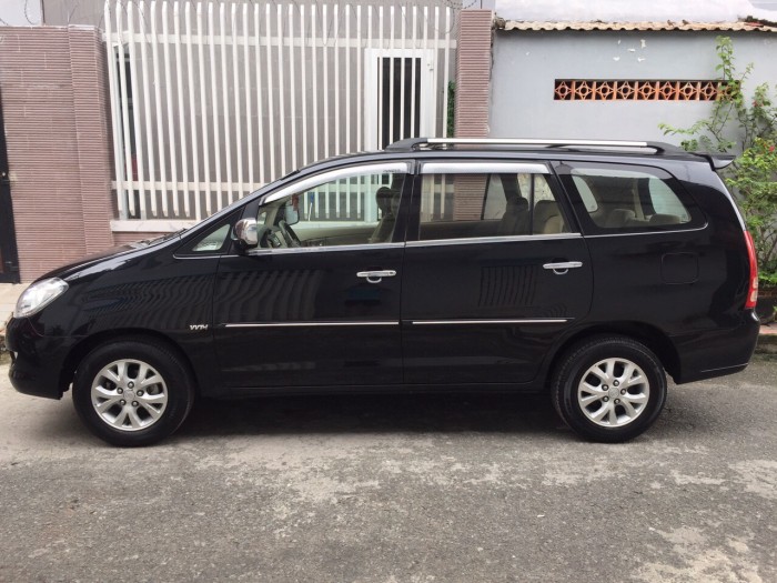Màu Đen Hot- Toyota Innova 2.0g Số Sàn