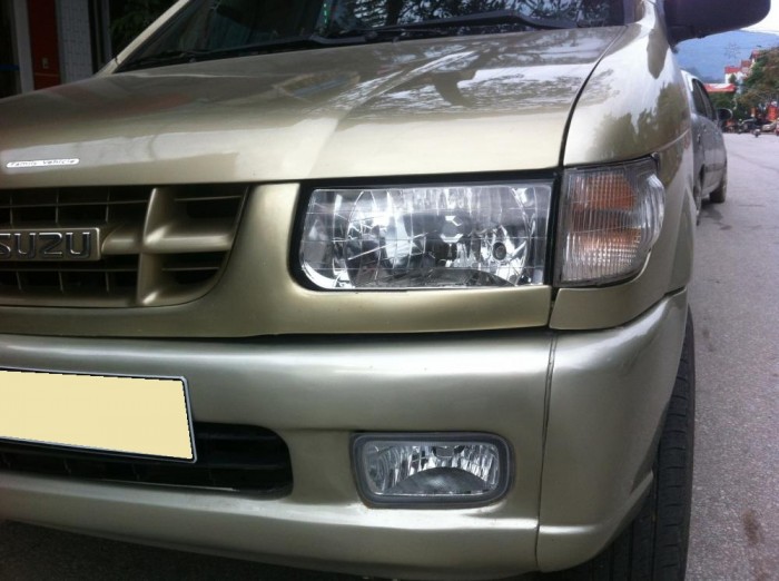 Bán xe Isuzu Hi lander 2004 số tự động máy dầu màu vàng cát