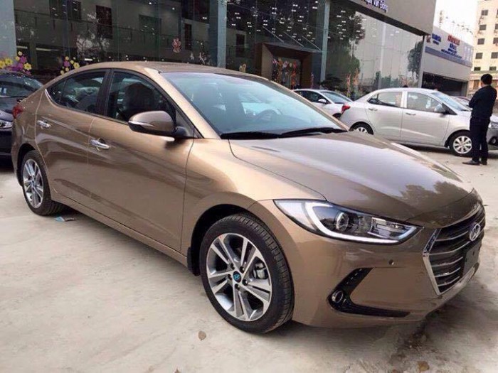 Elantra - Tăng tốc tới tương lai
