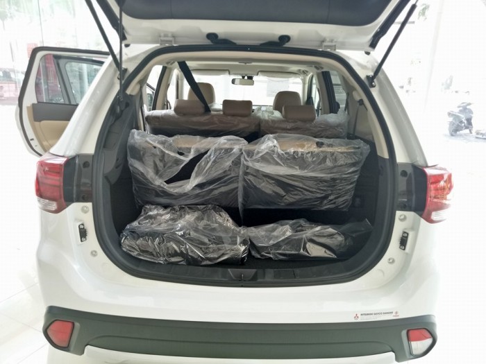 Ôto Mitsubishi OUTLANDER