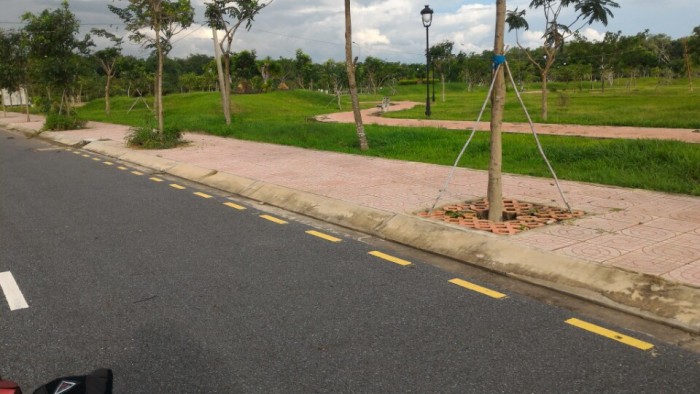 Đất chân cầu Cát Lái Q2, MT KD buôn bán hoặc đầu tư, SHR, thổ cư 100%