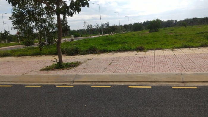 Đất chân cầu Cát Lái Q2, MT KD buôn bán hoặc đầu tư, SHR, thổ cư 100%