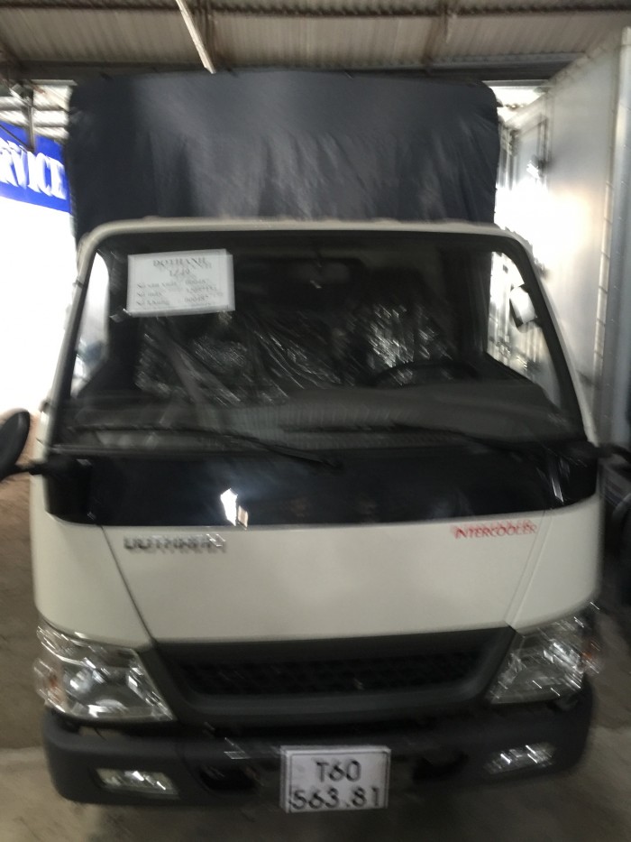 HYUNDAI IZ49 tải 2,4 tấn thùng 4m2 đời 2017 xe giao ngay