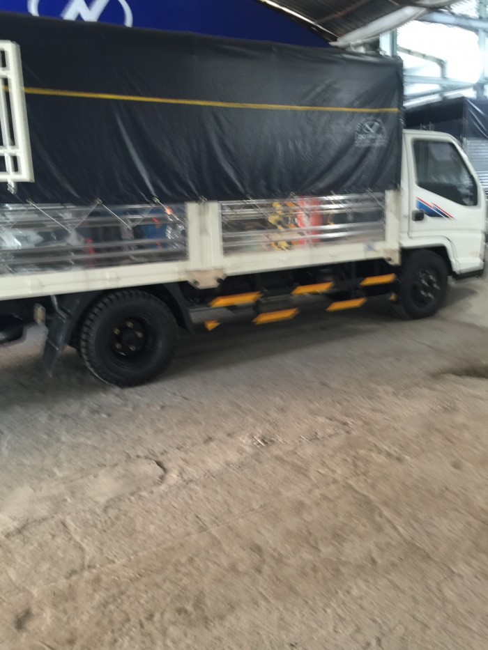 HYUNDAI IZ49 tải 2,4 tấn thùng 4m2 đời 2017 xe giao ngay