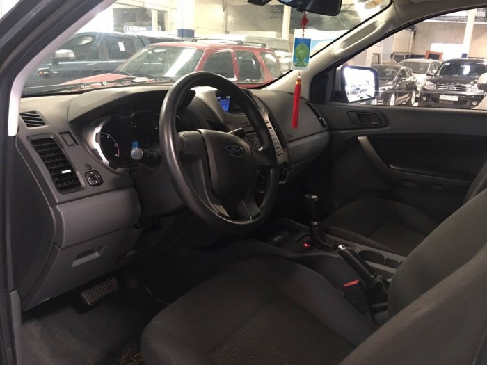 Bán Ford Ranger XLS 4x2 AT màu xám sx 2014