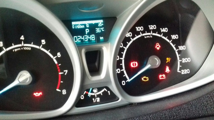 Ford ecosport Titanium 2014 1.5AT màu đỏ như mới