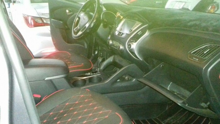 Bán Hyundai Tucson 4WD 2.0AT 2010 màu xám giá mềm