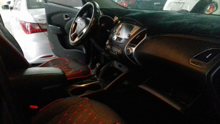 Bán Hyundai Tucson 4WD 2.0AT 2010 màu xám giá mềm