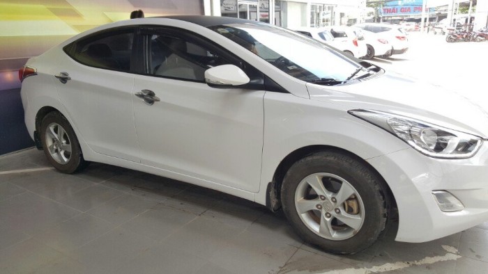 Bán Hyundai Elantra  GLS 1.8MT nhập Hàn Quốc 2013 màu trắng