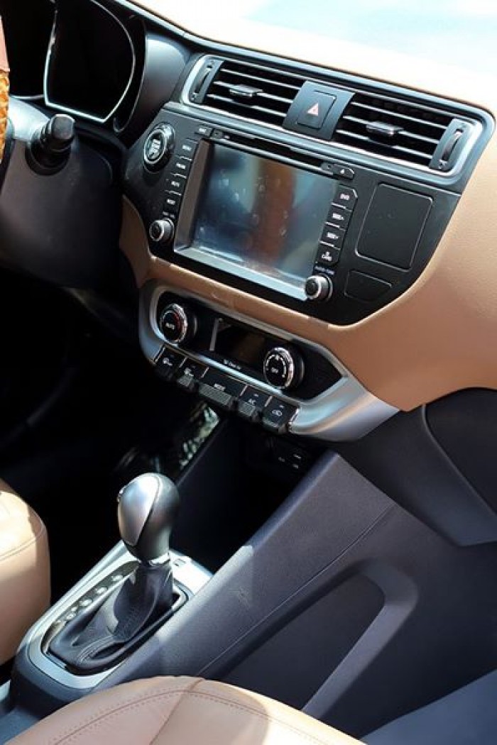 HÀNG LƯỚT – Bán Kia RIO đk 2016 màu đỏ Full đồ