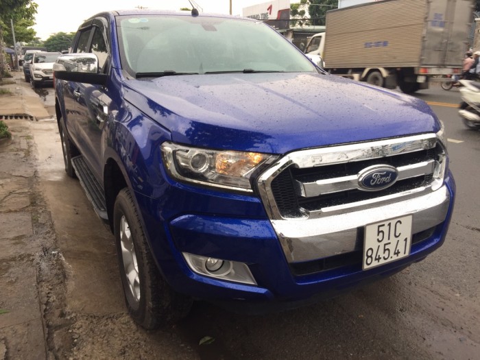 Ford Ranger XLT 2016 đã vô nhiều đồ chơi, xe chính hãng