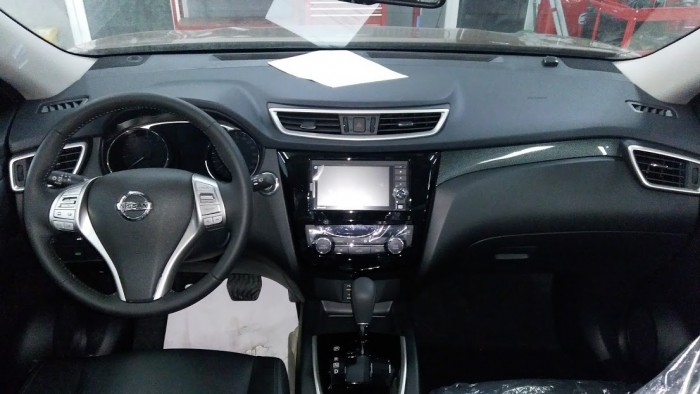 Navara X-Trail 2.5 Full Option màu nâu, xe giao ngay, hỗ trợ vay 85%, KM đến 120tr