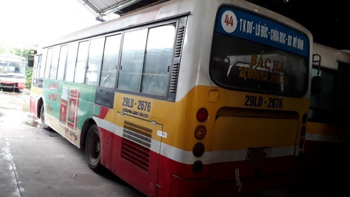 Bán lô xe bus Trung Quốc 2006 tuyến bus nội đô Hà Nội giá rẻ