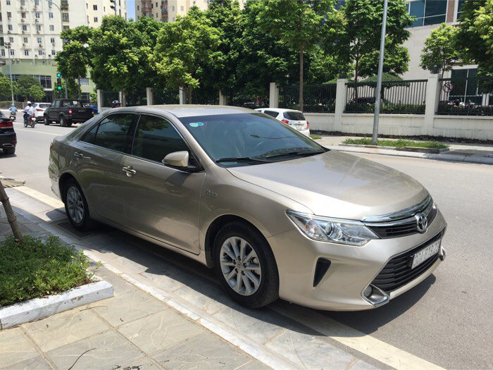 Bán xe Camry 2.0 E 2015 biển Hà Nội