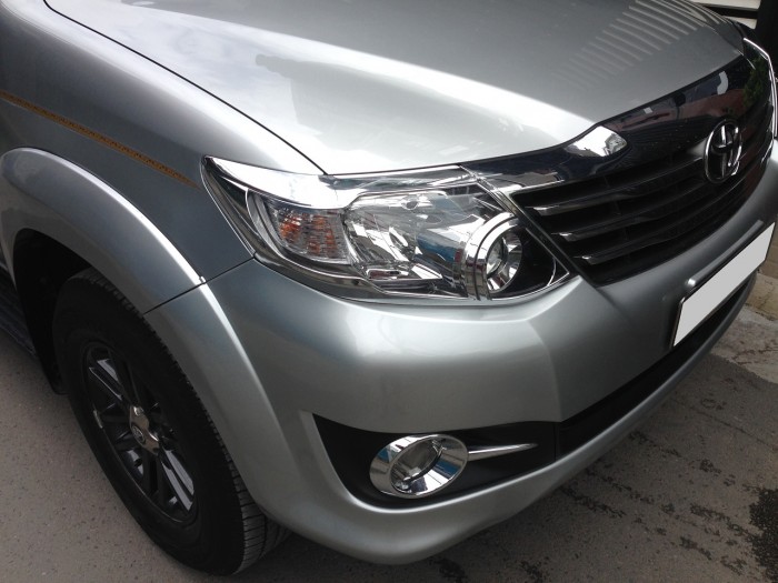 Bán chiếc Fortuner 2016 số tự động máy xăng màu bạc