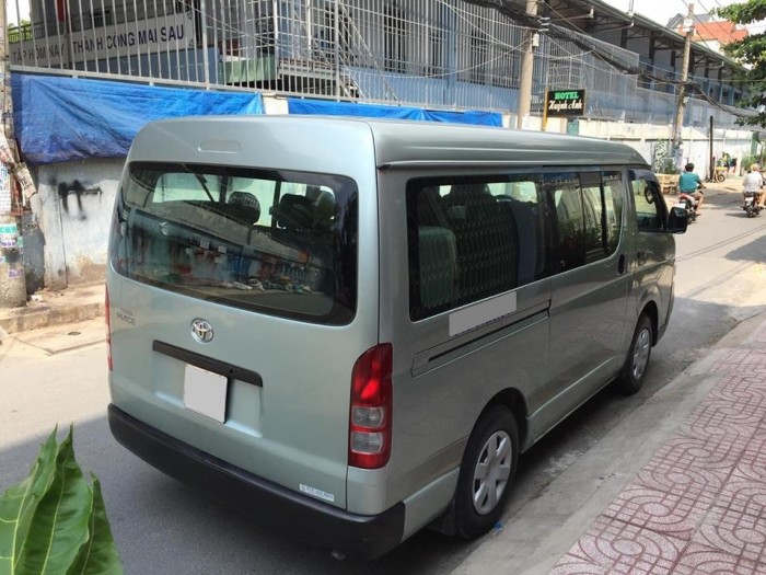 Cần bán gấp xe Toyota Hiace 2007 số sàn xe 16 chổ còn rất mới
