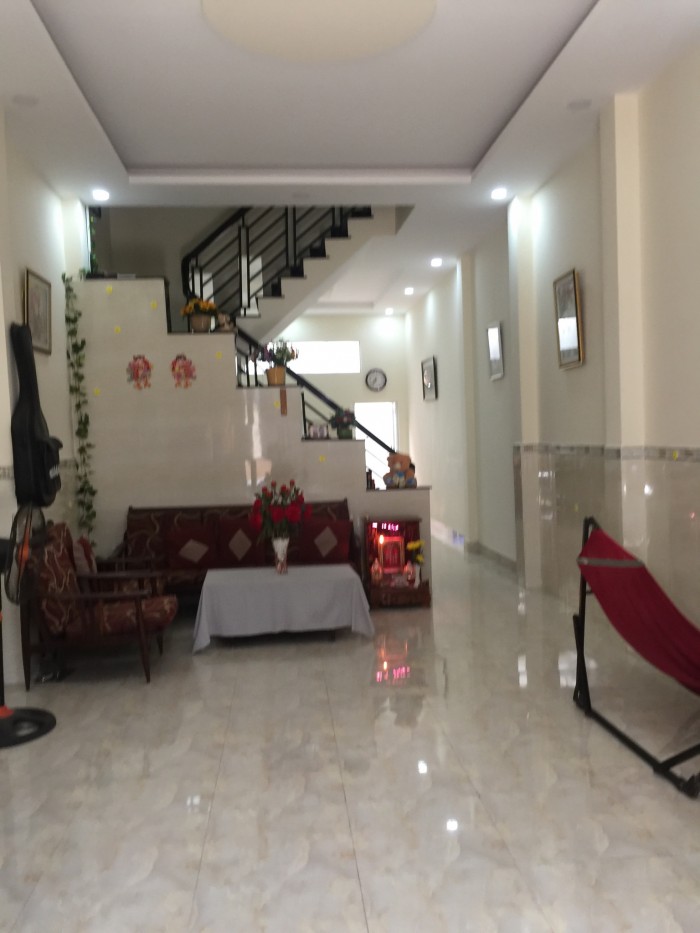 Kẹt tiền bán gấp nhà đẹp giá cực hấp dẫn HXH đường Nguyễn Hồng Đào phường 13 quận Tân Bình.