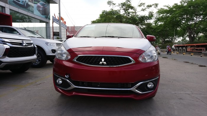 Mitsubishi Mirage 2017 xe nhập Thái màu đỏ có bản trả góp
