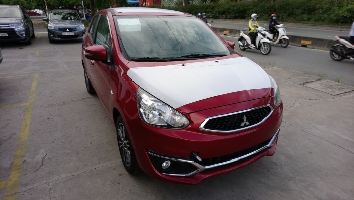 Mitsubishi Mirage 2017 xe nhập Thái màu đỏ có bản trả góp
