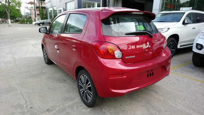 Mitsubishi Mirage 2017 xe nhập Thái màu đỏ có bản trả góp