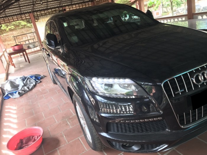 Nhà mình cần bán chiếc Audi Q7 3.0L V6 TFSI Quattro 2015 màu đen vip