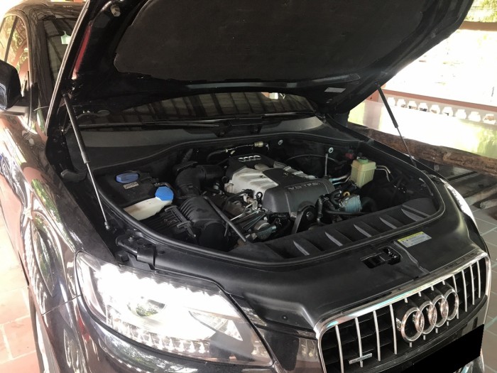 Nhà mình cần bán chiếc Audi Q7 3.0L V6 TFSI Quattro 2015 màu đen vip