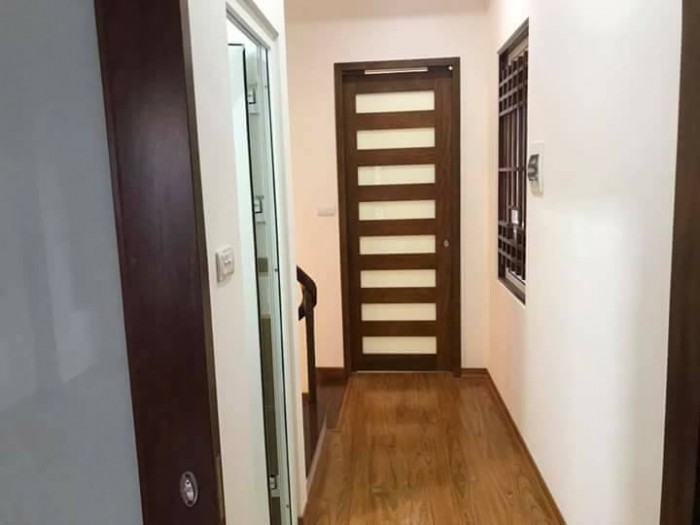 Bán gấp nhà gần Vĩnh Hồ,  DT 50m2, ô tô, kinh doanh