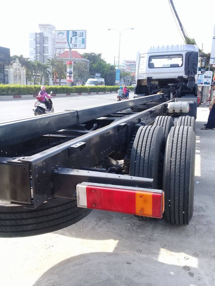 Dongfeng Trường Giang 4 chân 2 dí 2 cầu 18,7 tấn, Hỗ trợ trả góp 80%