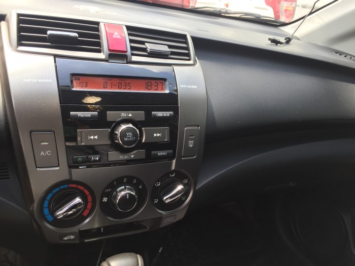 Bán Honda City sx 2013 màu trắng chạy lướt