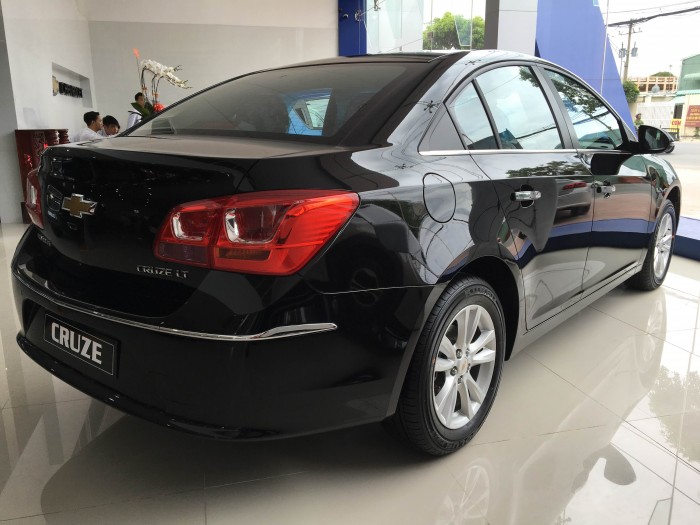 Chevrolet Cruze 2017 vay cao, vay nhanh, đủ màu
