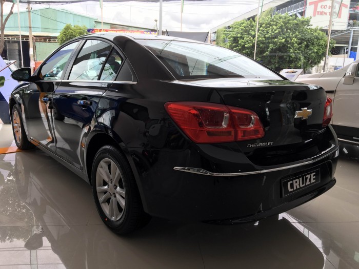 Chevrolet Cruze 2017 vay cao, vay nhanh, đủ màu