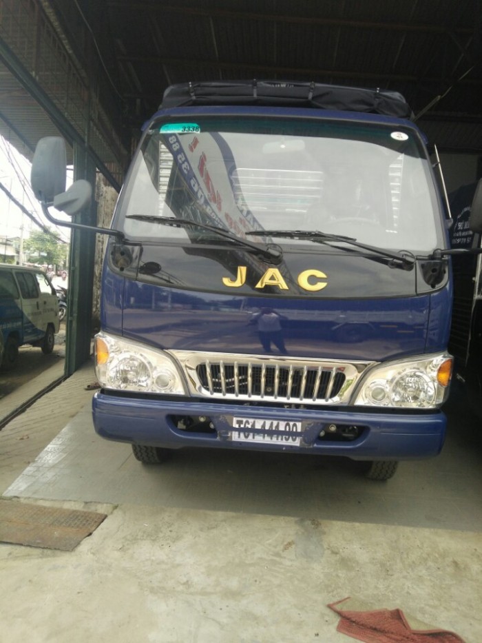 Cần bán gấp xe tải Jac 2 tấn 4 đời 17, mới 100% uy tín
