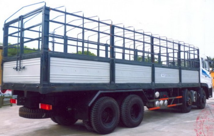 Ưu đãi- Khi mua xe tải 4 chân ( 4 giò) 17,9t 17,9 tấn 17.9T 17t9 dongfeng trường giang mẫu mới.
