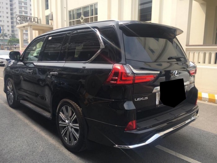 Cần bán chiếc Lexus LX570 2016 đ.ký 2017 màu đen vip
