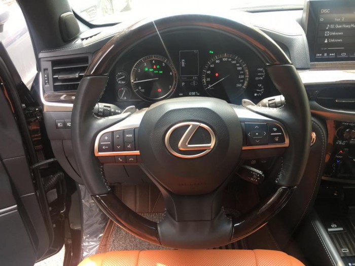 Cần bán chiếc Lexus LX570 2016 đ.ký 2017 màu đen vip