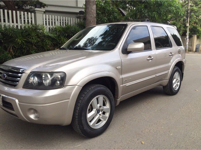 Ford Escape model 2008 xe gia đình sử dụng