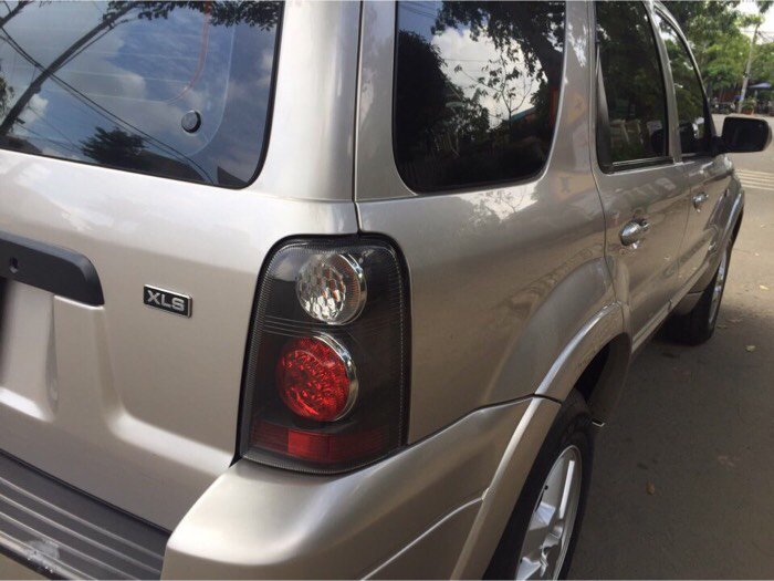 Ford Escape model 2008 xe gia đình sử dụng