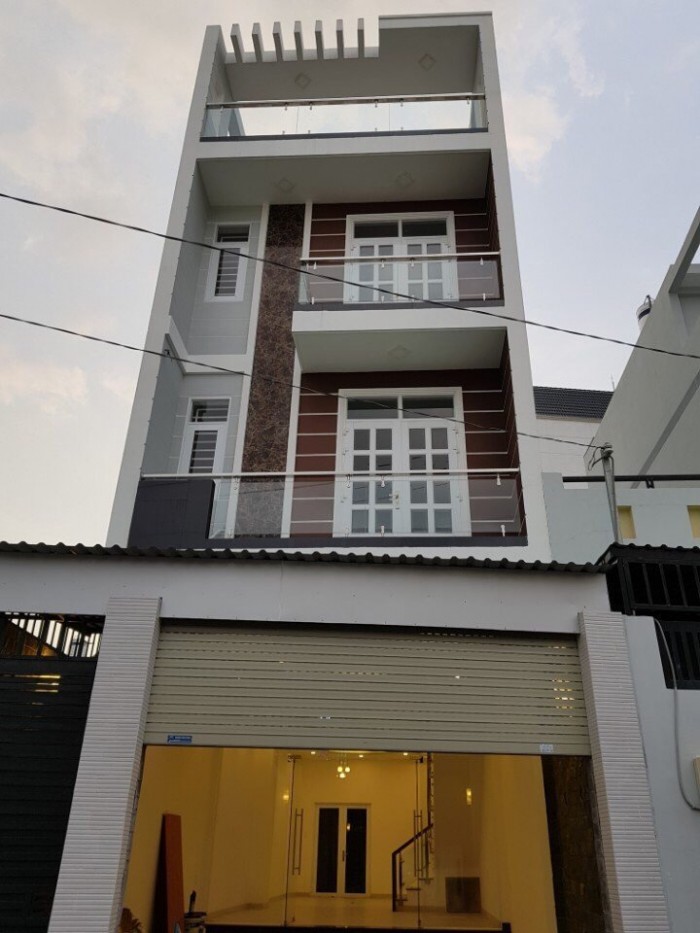 Bán nhà phố 3 lầu, DT 5m x 20m, đường Lê Văn Lương Làng Đại Học B