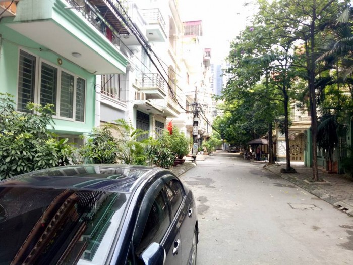 Bán nhà Nguyễn Trãi, Royal City, 50m, ô tô tránh, garage, lô góc