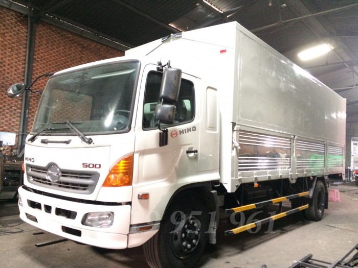 Xe Hino Fg8jpsc 9,4 tấn thùng kín cánh dơi