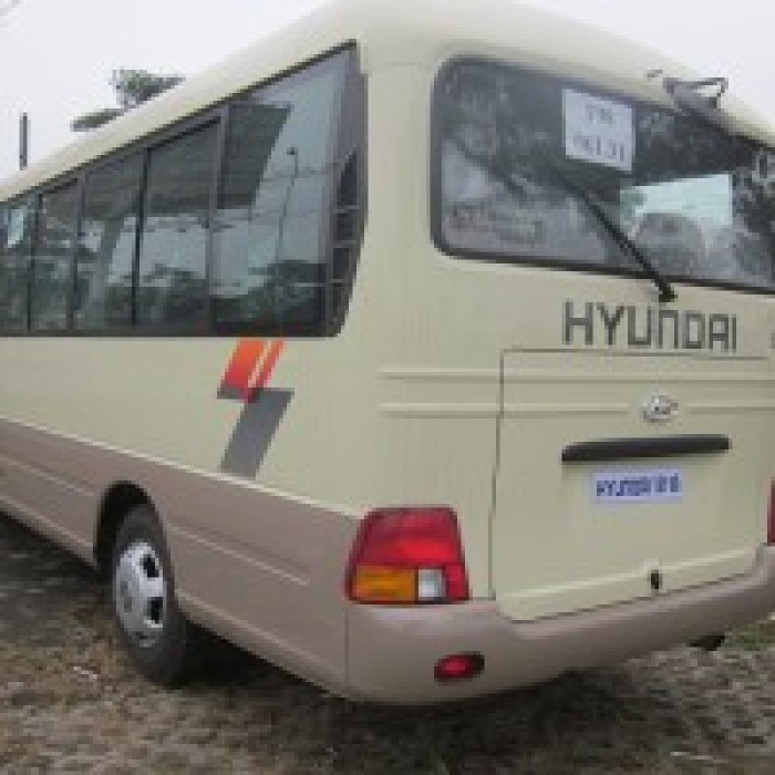Hyundai đồng vàng county 29 chỗ vay vốn đến 85% mới 100%