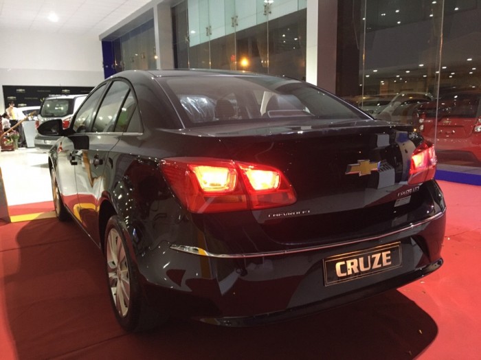 Chevrolet Cruze 2017 thích hợp cho kinh doanh grab uber hiệu quả, vay cao nhanh
