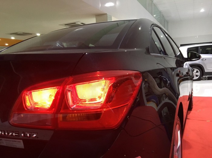 Chevrolet Cruze 2017 thích hợp cho kinh doanh grab uber hiệu quả, vay cao nhanh