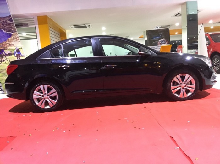 Chevrolet Cruze 2017 thích hợp cho kinh doanh grab uber hiệu quả, vay cao nhanh