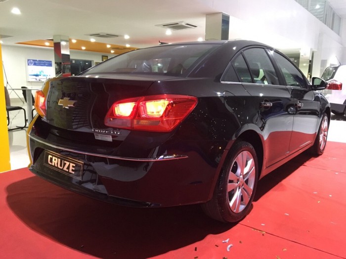 Chevrolet Cruze 2017 thích hợp cho kinh doanh grab uber hiệu quả, vay cao nhanh