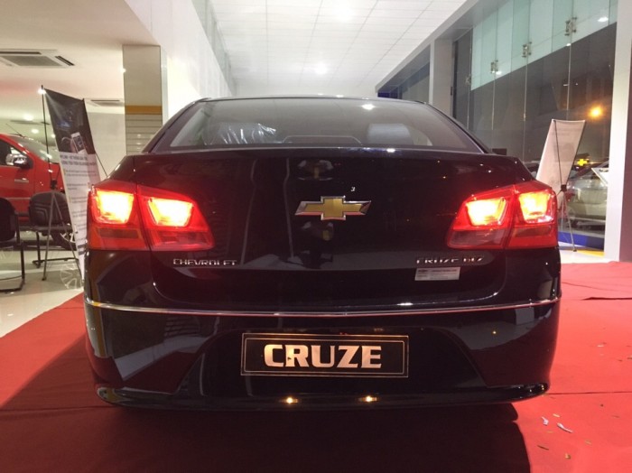 Chevrolet Cruze 2017 thích hợp cho kinh doanh grab uber hiệu quả, vay cao nhanh