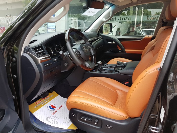Bán xe Lexus Lx570 màu Đen sản xuất năm 2015 đăng ký tên Công ty 2016.