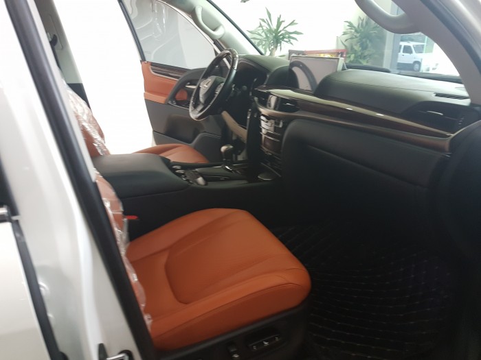Bán Lexus Lx570 Sport Plus sản xuất năm 2016 đăng ký Cá nhân chính chủ