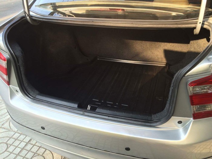 Cần bán gấp xe Honda City 2013 số tự động màu bạc zin 99% cực đẹp