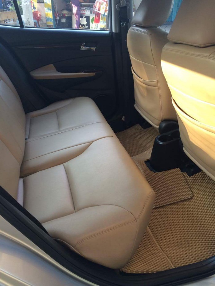 Cần bán gấp xe Honda City 2013 số tự động màu bạc zin 99% cực đẹp